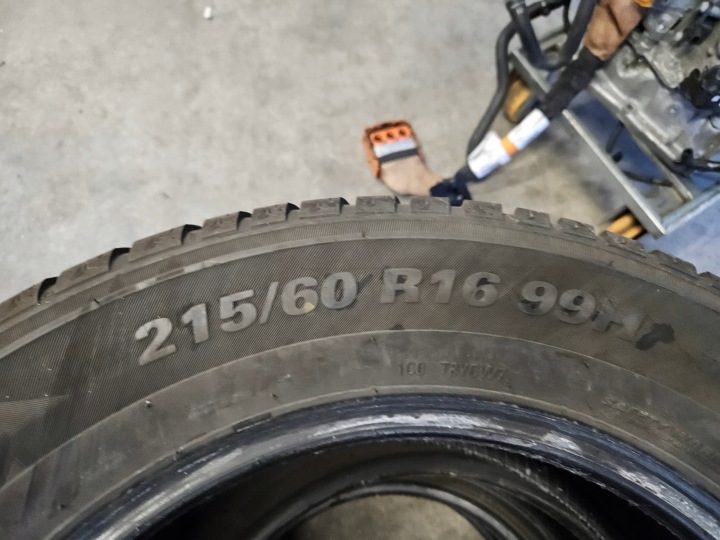 Шина зимняя Kumho WP52 215/60R16 99 H сцепление на снегу (3PMSF), усилитель (XL), фото 3