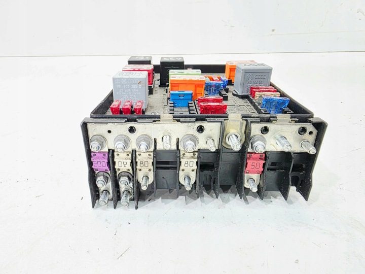 Блок предохранителей Audi A3 8P Volkswagen Seat Skoda 1K0937124L, фото 4