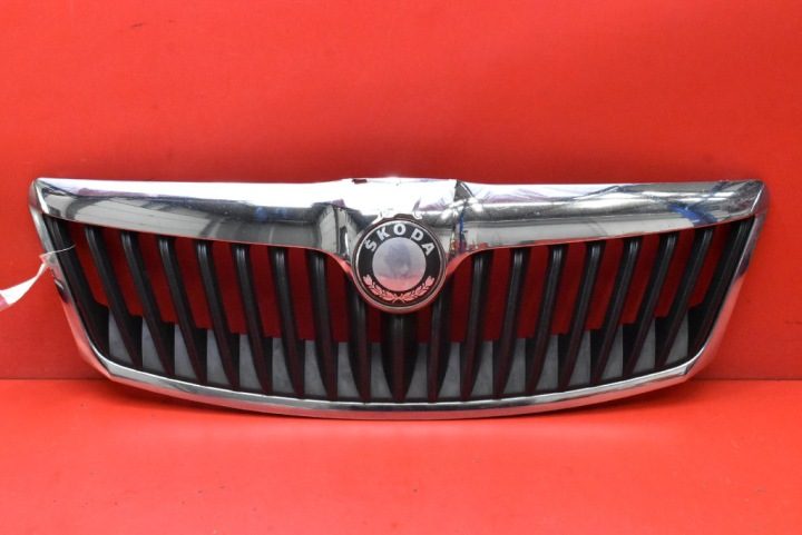 РЕШЕТКА РАДИАТОРА ЧЕРНАЯ ХРОМ 1Z0853651C SKODA OCTAVIA 2 II 08-13, фото 1