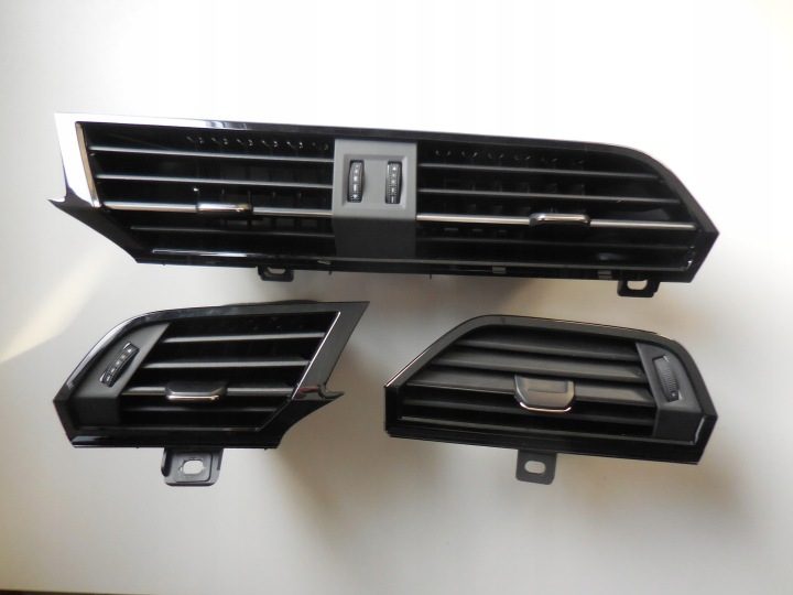 AUDI Q3 83A ДЕФЛЕКТОР ОБДУВА СРЕДНИЙ 83B820903, фото 1