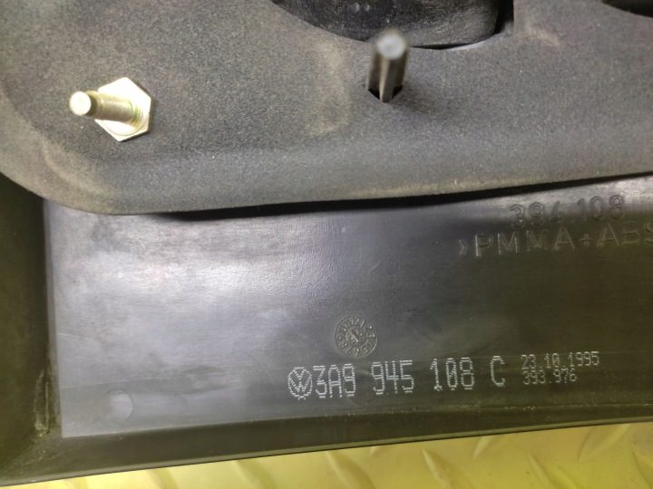 VW Passat B4 универсал фонарь правый задний в крышку багажника, фото 12