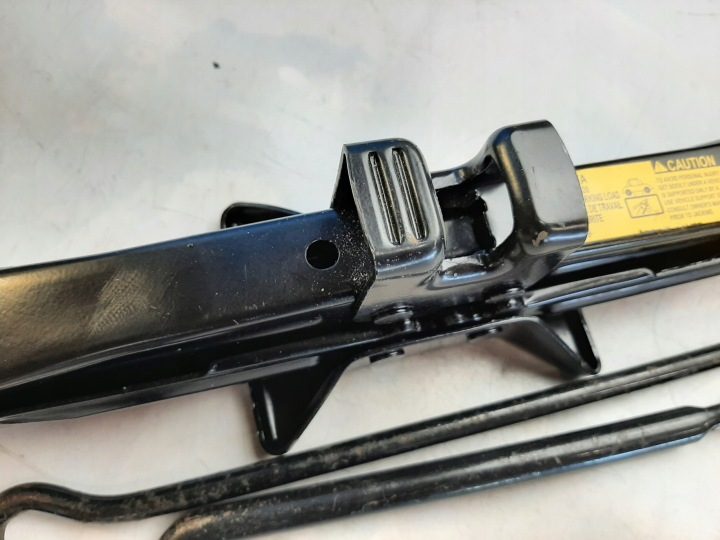 ДОМКРАТ TOYOTA YARIS I, фото 5
