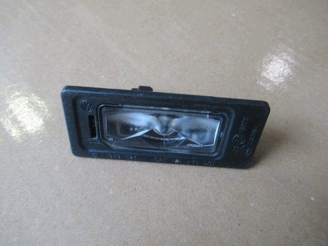 ФОНАРЬ LED ПОДСВЕТКА НОМЕРА REJSTRACYJNEJ VW 5NA943021 ОРИГИНАЛ OE, фото 2