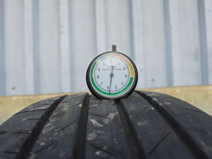 Шина летняя Bridgestone Alenza 001 225/60R18 100 H, фото 2