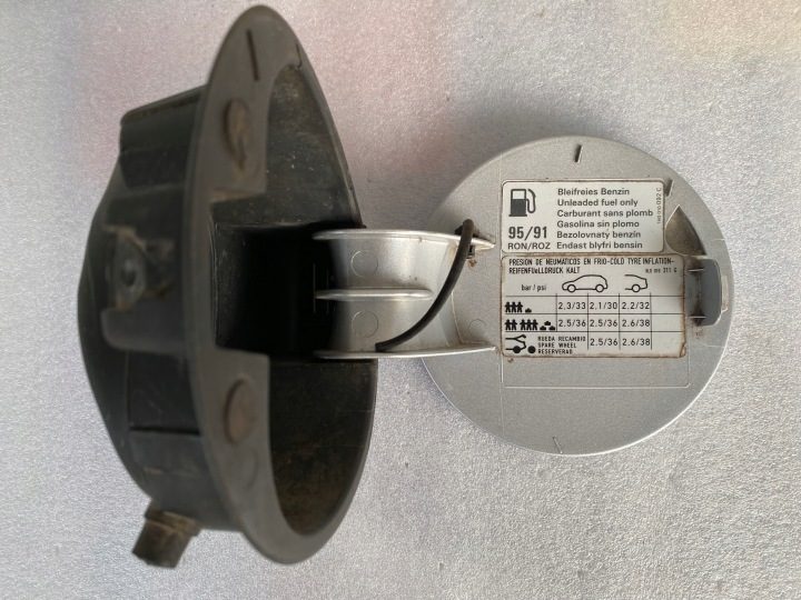 Лючок горловины бензобака Seat Ibiza 6L - 6L6809905G / 6L0010311G / 1H0010092C, фото 2