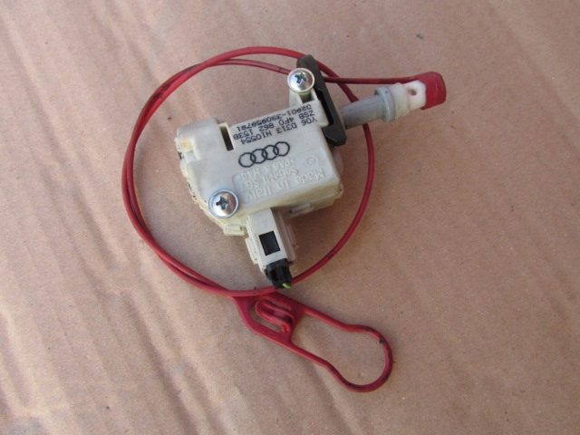 Audi A6 C6 2007 г. Моторчик привод лючка горловины бензобака 4F0862153B, фото 3