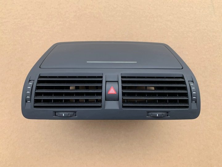ОБДУВ ПАНЕЛИ РЕШЕТКА СРЕДНЯЯ БАРДАЧОК OCTAVIA II 2 В ХОРОШЕМ СОСТОЯНИИ 100% ИСПРАВНЫЙ, фото 2