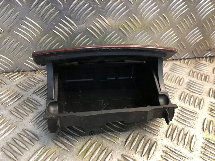Mercedes-Benz C W203 Пепельница торпедо, фото 3