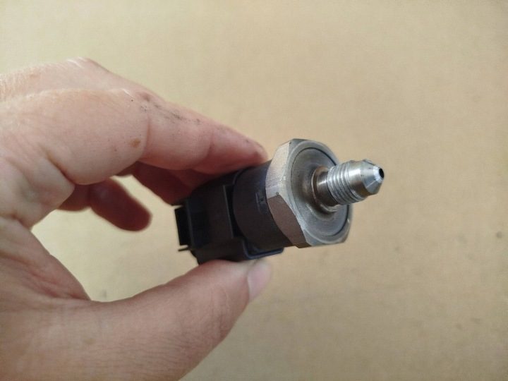 Датчик давления топлива VW TOURAN (1T1, 1T2) 0261545008 1.6L бензин 75 кВт, фото 3