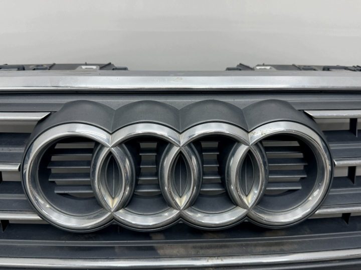 Audi A4 B9 S-Line 8W решетка радиатора хром 8W0853651AB 2016-2019, фото 4