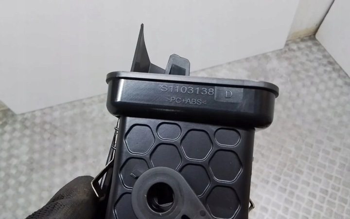 Дефлекторы панели приборного BMW I3 (I01) 9283001 1993081 0.6L 125 квт 2014, фото 5