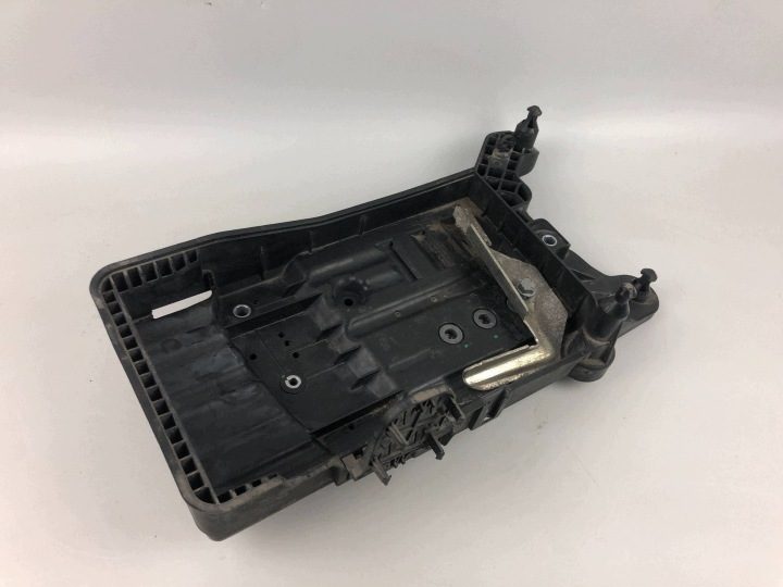 2018 Volkswagen Tiguan Площадка аккумулятора 5QF915325B, фото 2