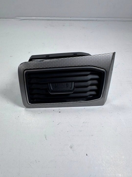 Caddy 2K5 дефлектор обдува левый водителя консоли 2K5819247C, фото 1