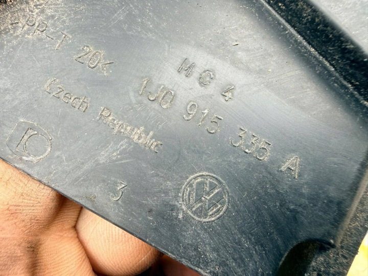 VW Golf IV Audi A3 8L кожух аккумулятора 1J0915335A, фото 3
