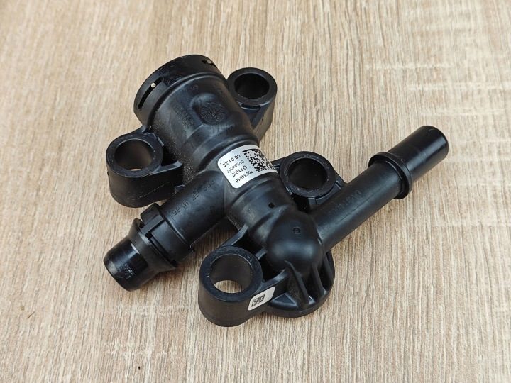 Оригинальный термостат масляного радиатора BMW 2.0D G22 G26 G30 G31 70564516 38 л.с., фото 1