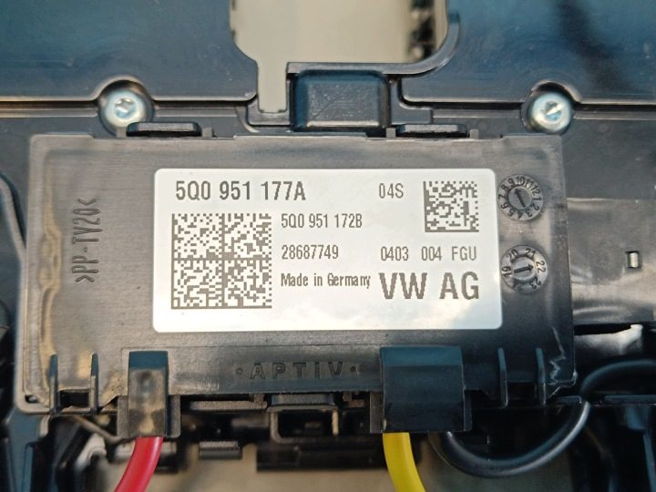 AUDI A4 B9 Седан РЕСТАЙЛИНГ 2.0TFSI 110 кВт 2023 г. ПЛАФОН ОСВЕЩЕНИЯ САЛОНА BC5 4K0947135AE, фото 11