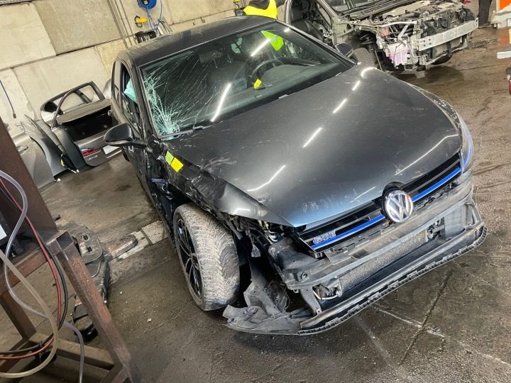 Volkswagen Golf VII AUA 2014 - 2020 Трубка высокого напряжения CUKB, фото 4