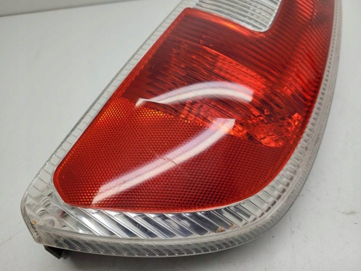 Фонарь правый задний SKODA ROOMSTER (5J) 5J7945112 1.4L дизель 2007, фото 2