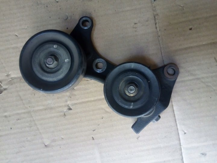 Toyota Corolla e12 02-07 2,0 d-4d натяжитель механический pasaka навесного оборудования, фото 2