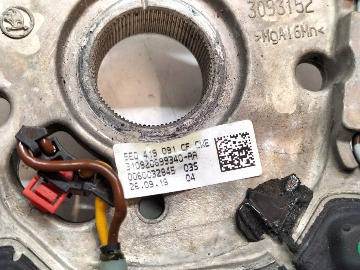 Руль трехспицевый кожаный Skoda Superb III (2015-), фото 6