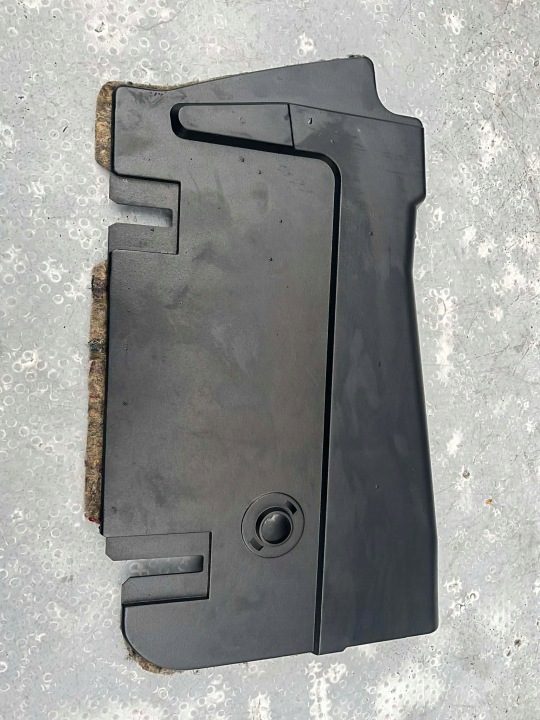 ЗАЩИТА НОГ ПАССАЖИРА ПРАВАЯ ПЛАСТИК BMW E39 ЧЕРНЫЙ, фото 1