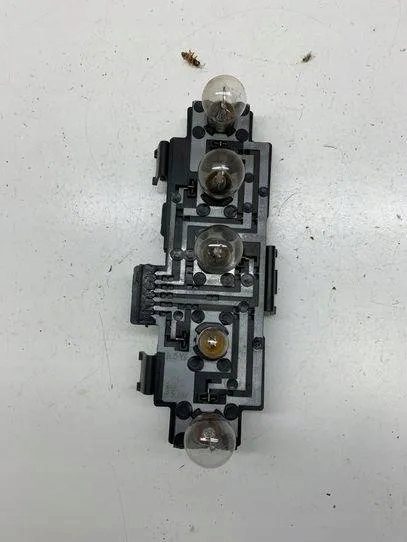 Контакты заднего фонаря SKODA OCTAVIA I (1U2) 1U6945257 0.0L дизель 66 кВт 2000, фото 1