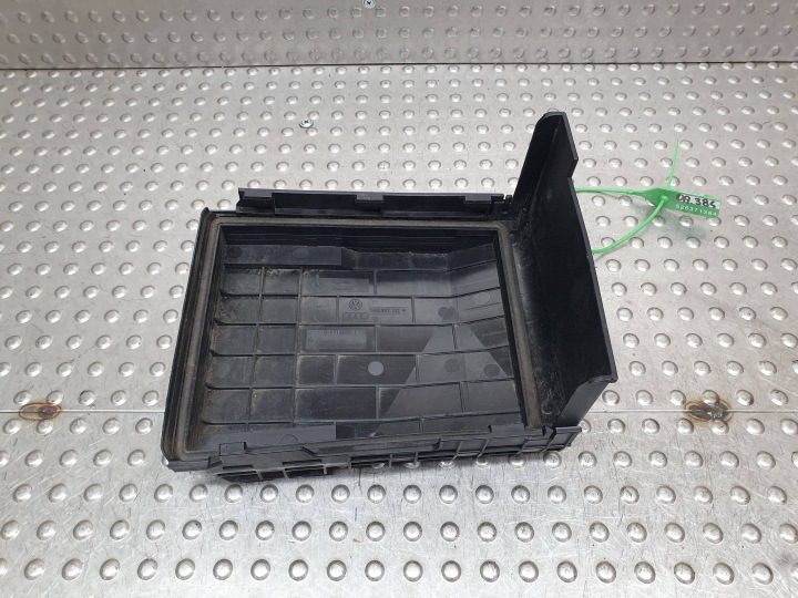 Крышка блока предохранителей 1K0937132F VW Touran I Golf VI Passat B6 B7, фото 3