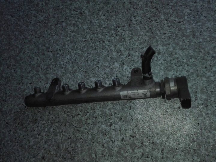ДАТЧИК ДАВЛЕНИЯ ТОПЛИВА 057130764H 0281002859 2.0TDI AUDI VW SEAT SKODA, фото 1