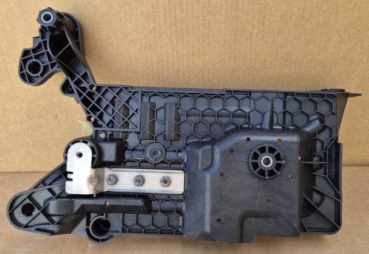 Площадка аккумулятора 5WA915331C VW Audi Seat Skoda как новая оригинал, фото 1