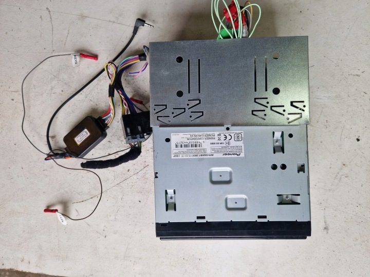 Pioneer AVH-G220BT установка 2-DIN USB CD BT магнитола, фото 1