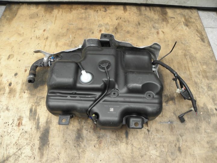 Renault OE 172A22038R бак AdBlue, фото 1