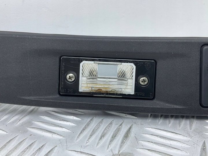 2011 Volkswagen Tiguan Молдинг подсветки номера 5N0827566T, фото 3