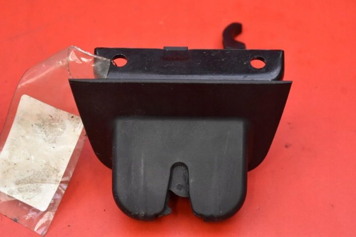 ЗАМОК КРЫШКИ ЗАДНИЙ БАГАЖНИКА 8P3827520A AUDI A3 8P 3D 03-05, фото 1