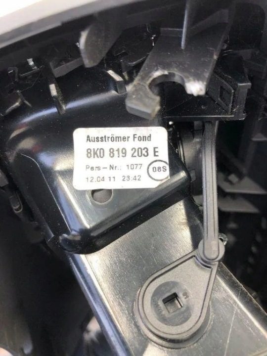 Задняя решетка вентиляционная AUDI A5 КАБРИОЛЕТ (8F7) 8K0819203E 3.0L дизель 180 кВт, фото 4