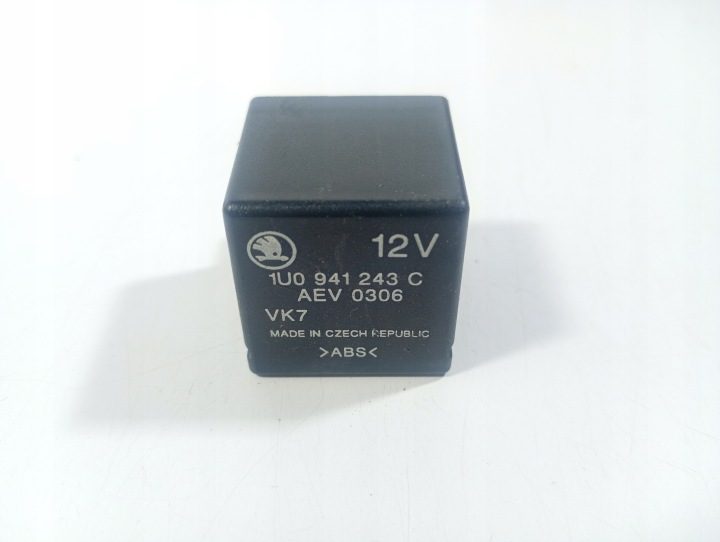 SKODA Octavia 1 I 96-10 РЕЛЕ OE 1U0941243C, фото 1