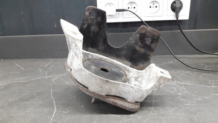 Подушка двигателя Daewoo Nubira I 1.6 97 г., фото 1
