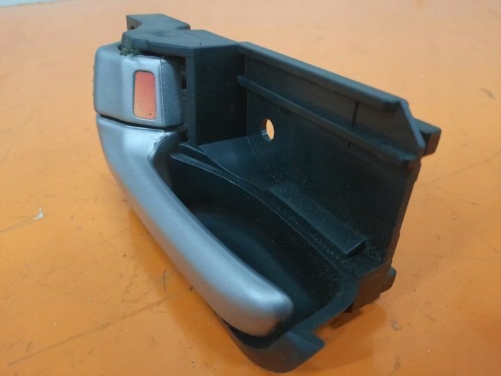 Suzuki Swift IV MK6 04-10 ручка левая внутренняя передняя, фото 6