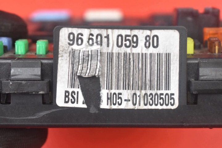 Блок предохранителей BSI 9660105980 Citroen C5 1 I 1.6 HDI 109 л.с. рестайлинг, фото 8