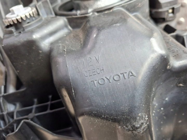 Фара передняя левая линза Toyota Yaris IV 20- EU K0-6, фото 6