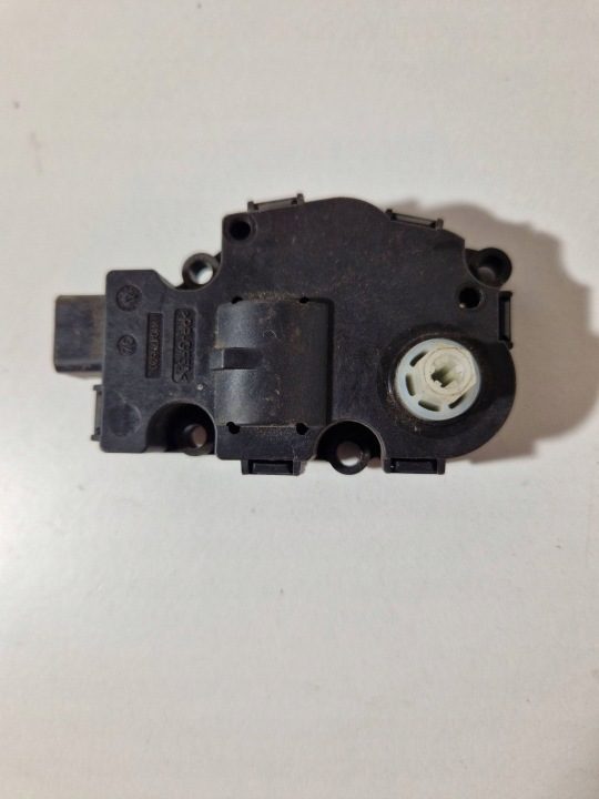 Моторчик заслонок обдува Audi A4 S4 B8 8K K9749007, фото 3