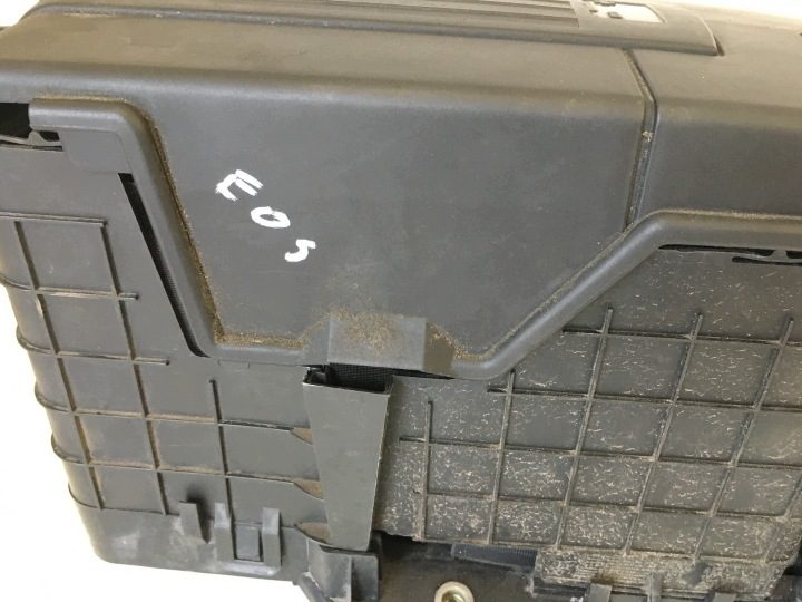 Корпус на аккумулятор в сборе VW Golf V 1K0915336B / 1K0915443C, фото 3