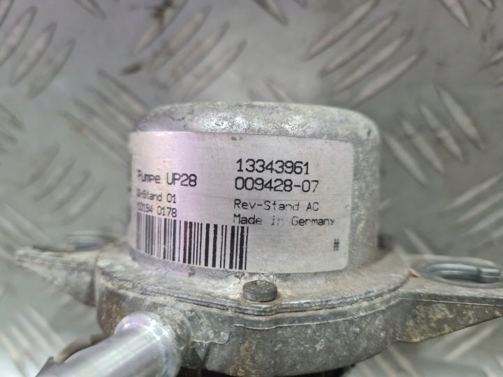 Вакуумный насос Opel Astra J 1.4 турбо, фото 2