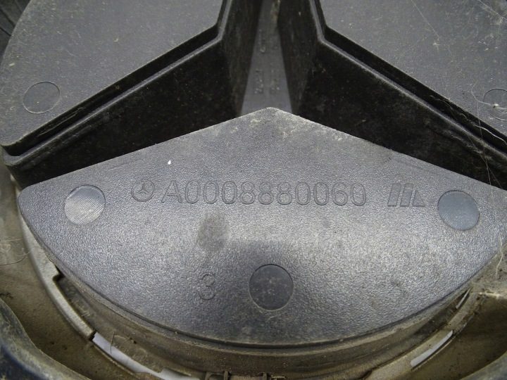 РЕШЕТКА РАДИАТОРА БАМПЕРА ПЕРЕДНЯЯ MERCEDES CLA W117 AMG A0008880060, фото 4