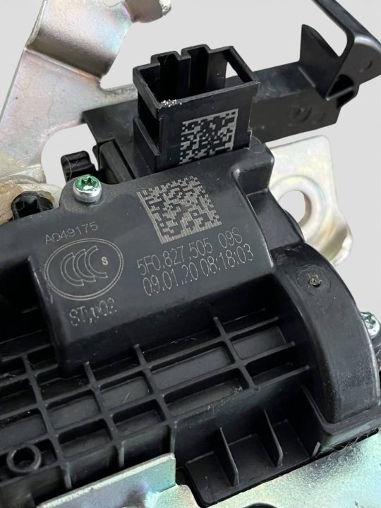 SEAT LEON IV ЗАМОК КРЫШКИ БАГАЖНИКА 5F0827505, фото 2