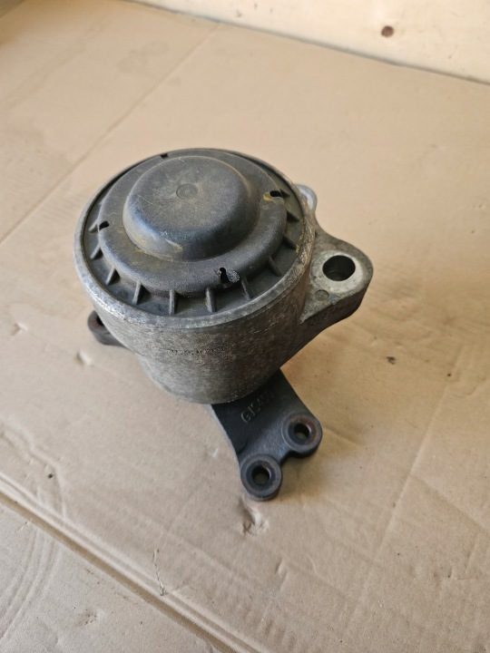 Ford OE BK216F012AD Опора двигателя, фото 5