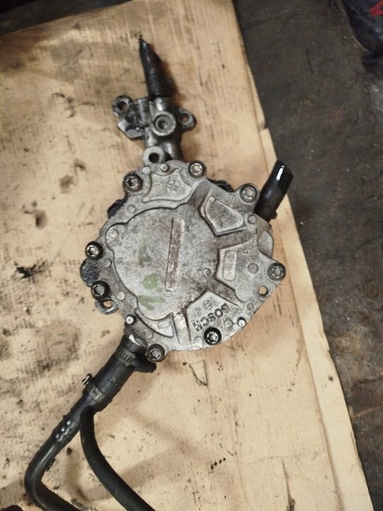 Насос вакуумный Bosh VW Golf 5 в Audi A3 8P Octavia 2, фото 3