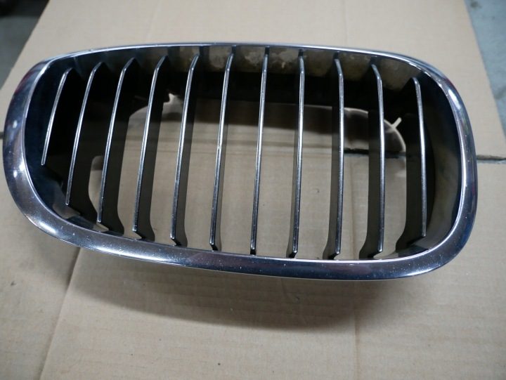 BMW E46 ПРАВАЯ НОЗДРЯ РЕШЕТКА РАДИАТОРА ПЕРЕДНЯЯ 7064324 7064322, фото 2