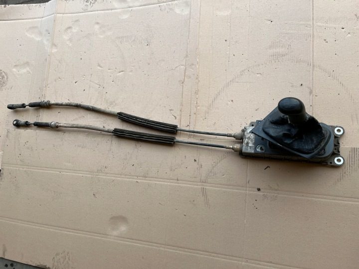 РУЧКА РЫЧАГА ПЕРЕКЛЮЧЕНИЯ ПЕРЕДАЧ ТРОСА SKODA OCTAVIA I 1995-2000 1J0711266E, фото 1