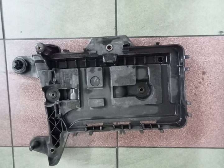 Площадка аккумулятора Audi OE 1K0915333B, фото 1