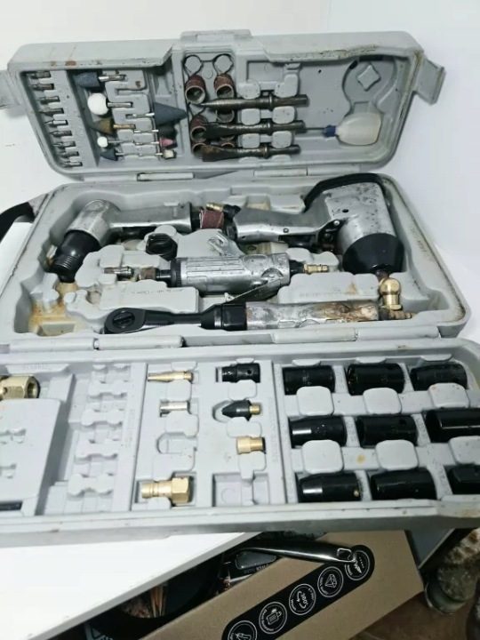 Комплект инструментов пневматических в кейсе 41x28 см, фото 1